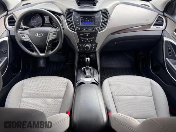 ✅ 2018 Hyundai Santa Fe 2.4L • VIN: 5XYZT3LB6JG565927 • Лот: 92522215. Опубликован ранее на Copart с пробегом 116 009 миль. Бесплатный доступ к архиву аукционных продаж из США и подробный отчёт об истории автомобиля на DreamBid. Изображение 9.