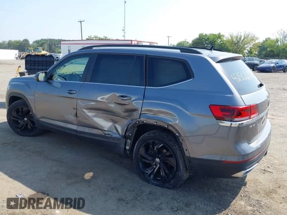 ✅ 2022 Volkswagen Atlas SE • VIN: 1V2HR2CA7NC526848 • Lot: 42566635. Listed on IAAI with 31,645 mi. Free auction sales archive from the USA and detailed vehicle history report at DreamBid. Image 3.