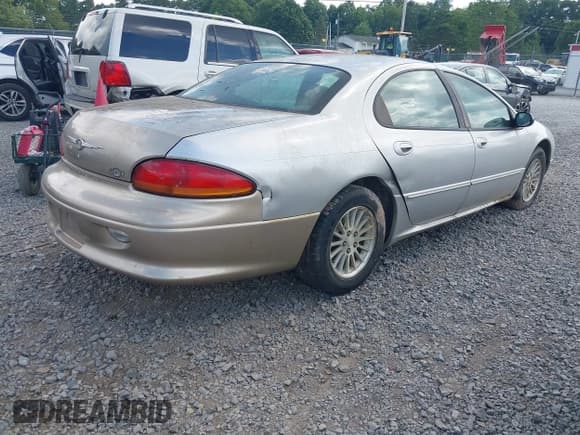 ✅ 2004 Chrysler Concorde LX • VIN: 2C3HD46R04H674725 • Lot: 42826830. Wystawiony na IAAI z przebiegiem 193 428 mil. Bezpłatny archiwum sprzedaży aukcyjnych z USA i szczegółowy raport historii pojazdu na DreamBid. Zdjęcie 4.