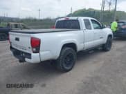 ✅ 2022 Toyota Tacoma SR • VIN: 3TYSZ5AN1NT092590 • Лот: 42148792. Опубликован ранее на IAAI с пробегом 58 154 миль. Бесплатный доступ к архиву аукционных продаж из США и подробный отчёт об истории автомобиля на DreamBid. Изображение 4.