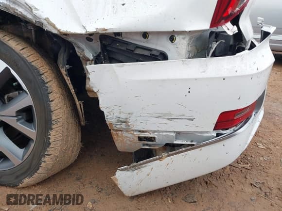 ✅ 2022 Hyundai Palisade Limited • VIN: KM8R54HE9NU472774 • Лот: 41218330. Опубликован ранее на IAAI с пробегом 57 260 миль. Бесплатный доступ к архиву аукционных продаж из США и подробный отчёт об истории автомобиля на DreamBid. Изображение 18.