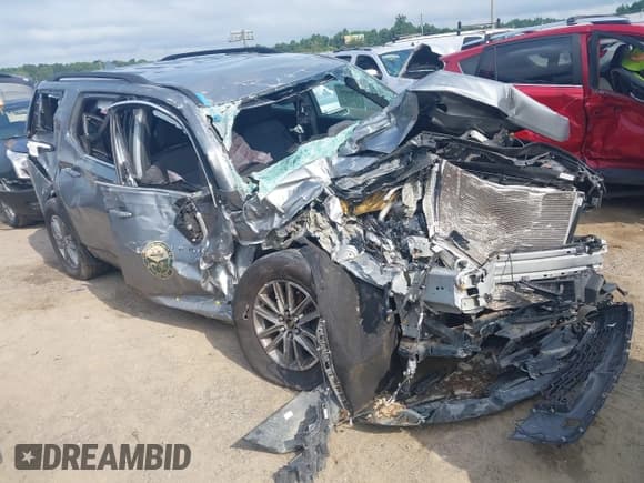 ✅ 2023 Chevrolet Traverse LT Cloth • VIN: 1GNEVMKW6PJ213899 • Lot: 42864881. Listed on IAAI with Not provided. Free auction sales archive from the USA and detailed vehicle history report at DreamBid. Image 1.