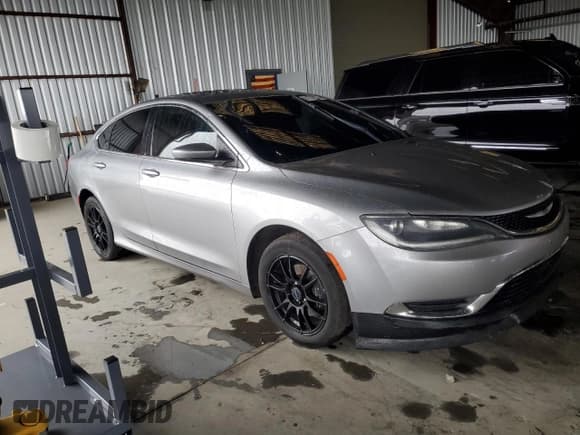 ✅ 2015 Chrysler 200 Limited • VIN: 1C3CCCAB6FN657276 • Lot: 91730175. Listed on Copart with 291,079 mi. Free auction sales archive from the USA and detailed vehicle history report at DreamBid. Image 4.