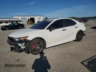 ✅ 2018 Toyota Camry LE • VIN: JTNB11HK0J3000772 • Lot: 84382425. Listed on Copart with 100,084 mi. Free auction sales archive from the USA and detailed vehicle history report at DreamBid. Image 1.