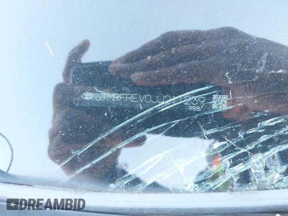 ✅ 2018 Toyota RAV4 XLE • VIN: JTMRFREV0JJ211239 • Лот: 43503188. Опубликован ранее на IAAI с пробегом 63 906 миль. Бесплатный доступ к архиву аукционных продаж из США и подробный отчёт об истории автомобиля на DreamBid. Изображение 9.