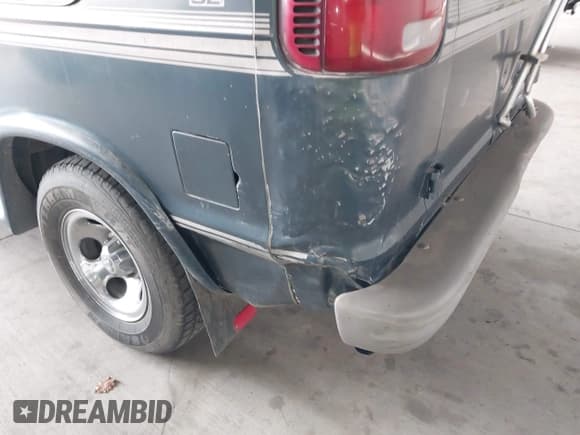 ✅ 1997 Dodge Cargo • VIN: 2B6HB21Y9VK581148 • Lot: 43807002. Listed on IAAI with 174,437 mi. Free auction sales archive from the USA and detailed vehicle history report at DreamBid. Image 12.