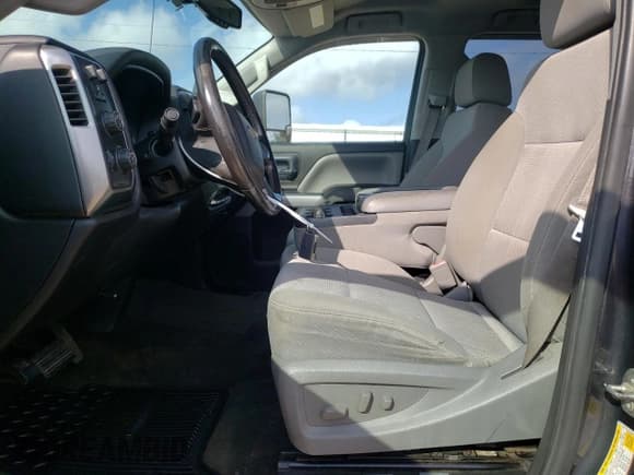 ✅ 2015 Chevrolet Silverado 2500HD LT • VIN: 1GC2KVEG2FZ533591 • Lot: 81406885. Wystawiony na Copart z przebiegiem 133 698 mil. Bezpłatny archiwum sprzedaży aukcyjnych z USA i szczegółowy raport historii pojazdu na DreamBid. Zdjęcie 7.