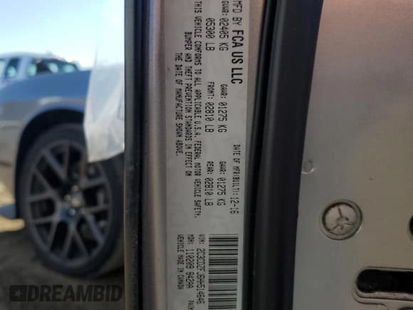 ✅ 2017 Dodge Challenger T/A 392 • VIN: 2C3CDZFJ6HH514646 • Lot: 73401334. Wystawiony na Copart z przebiegiem 63 632 mil. Bezpłatny archiwum sprzedaży aukcyjnych z USA i szczegółowy raport historii pojazdu na DreamBid. Zdjęcie 12.