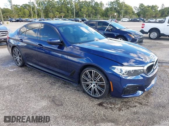 ✅ 2019 BMW 5 Series 540i • VIN: WBAJE5C5XKWW37033 • Lot: 43578811. Wystawiony na IAAI z przebiegiem 88 994 mil. Bezpłatny archiwum sprzedaży aukcyjnych z USA i szczegółowy raport historii pojazdu na DreamBid. Zdjęcie 1.
