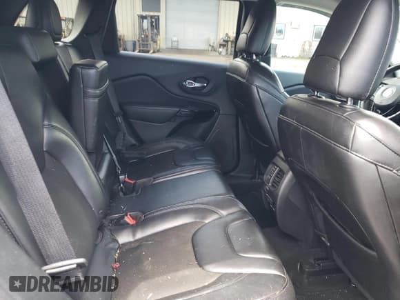 ✅ 2019 Jeep Cherokee Altitude • VIN: 1C4PJLLB1KD285457 • Лот: 68794885. Опубликован ранее на Copart с пробегом 55 100 миль. Бесплатный доступ к архиву аукционных продаж из США и подробный отчёт об истории автомобиля на DreamBid. Изображение 11.