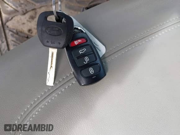 2007 Hyundai Azera SE z VIN KMHFC46F57A178118, wystawiony jako IAAI lot #41653806 z przebiegiem 104 221 mil mil oraz . Historia ofert i sprzedaży dostępna na DreamBid. Obrazek 11.