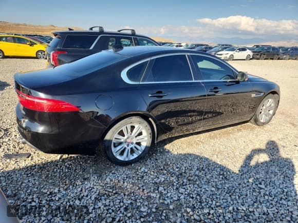 ✅ 2016 Jaguar XF 35t Premium • VIN: SAJBJ4BV8GCY18091 • Lot: 85501725. Wystawiony na Copart z przebiegiem 140 417 mil. Bezpłatny archiwum sprzedaży aukcyjnych z USA i szczegółowy raport historii pojazdu na DreamBid. Zdjęcie 3.