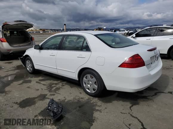 2006 Honda Accord LX с VIN 1HGCM56456A107185, выставлен на аукционе Copart как лот 82542485 с пробегом 102 502 миль миль и Списание • Salvage title. История ставок и продаж доступна на DreamBid. Изображение 2.