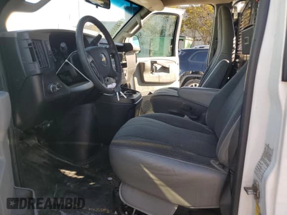 ✅ 2020 Chevrolet Express Cargo • VIN: 1GCWGAFG7L1227605 • Лот: 91030875. Опубликован ранее на Copart с пробегом 212 674 миль. Бесплатный доступ к архиву аукционных продаж из США и подробный отчёт об истории автомобиля на DreamBid. Изображение 7.