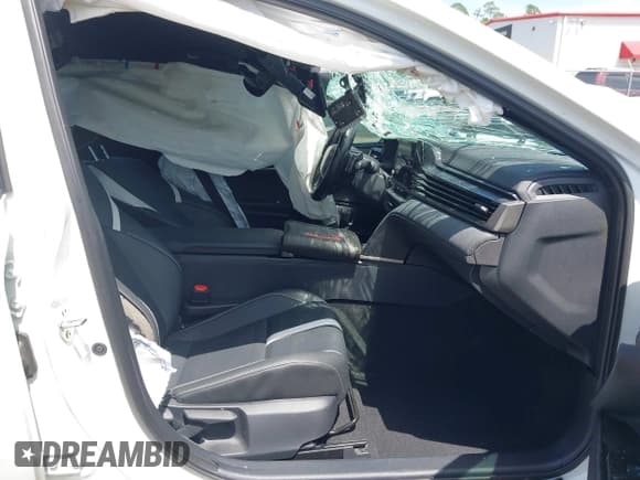 ✅ 2025 Toyota Camry LE • VIN: 4T1DAACK0SU004297 • Lot: 42822105. Listed on IAAI with 5,098 mi. Free auction sales archive from the USA and detailed vehicle history report at DreamBid. Image 5.