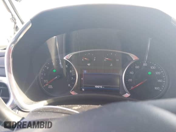 2019 Chevrolet Equinox LT z VIN 2GNAXKEV0K6122343, wystawiony jako IAAI lot #43052372 z przebiegiem 164 219 mil mil oraz . Historia ofert i sprzedaży dostępna na DreamBid. Obrazek 7.