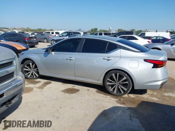 ✅ 2019 Nissan Altima SR • VIN: 1N4BL4CV6KC114784 • Лот: 43327132. Опубликован ранее на IAAI с пробегом 162 241 миль. Бесплатный доступ к архиву аукционных продаж из США и подробный отчёт об истории автомобиля на DreamBid. Изображение 14.
