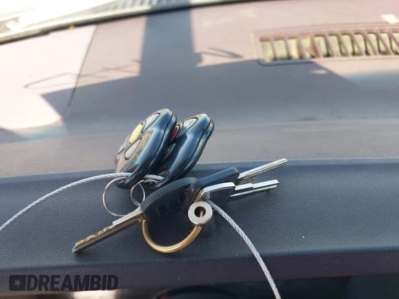 ✅ 1989 GMC Sierra 1500 • VIN: 1GTGC34N1KE503992 • Lot: 42801434. Wystawiony na IAAI z przebiegiem 130 845 mil. Bezpłatny archiwum sprzedaży aukcyjnych z USA i szczegółowy raport historii pojazdu na DreamBid. Zdjęcie 11.