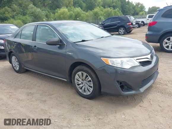 2012 Toyota Camry XLE z VIN 4T1BD1FK9CU019103, wystawiony jako IAAI lot #42984668 z przebiegiem 228 607 mil mil oraz . Historia ofert i sprzedaży dostępna na DreamBid. Obrazek 1.