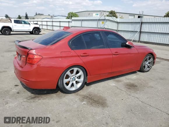 ✅ 2014 BMW 3 Series 328i • VIN: WBA3C1C50EK110055 • Lot: 80657725. Wystawiony na Copart z przebiegiem 174 615 mil. Bezpłatny archiwum sprzedaży aukcyjnych z USA i szczegółowy raport historii pojazdu na DreamBid. Zdjęcie 3.