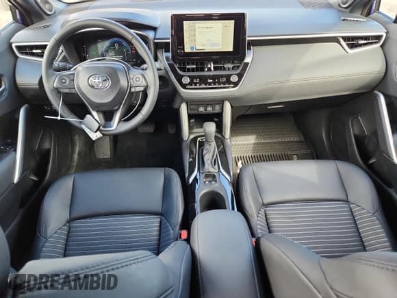 ✅ 2025 Toyota Corolla Cross Hybrid S • VIN: 7MUFBABG2SV086843 • Lot: 84629745. Wystawiony na Copart z przebiegiem 2 164 mil. Bezpłatny archiwum sprzedaży aukcyjnych z USA i szczegółowy raport historii pojazdu na DreamBid. Zdjęcie 8.