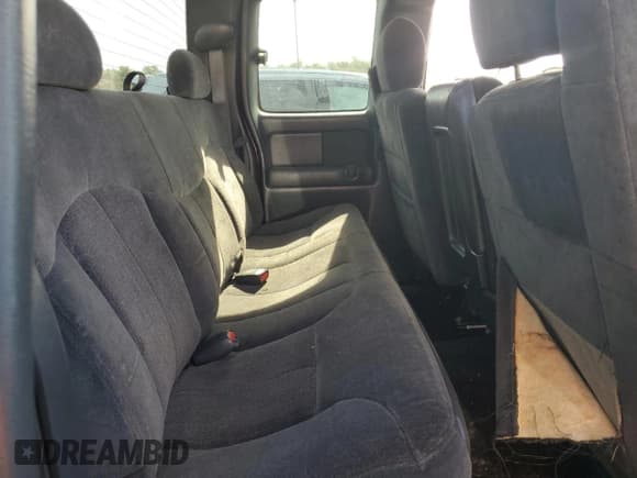 ✅ 2001 Chevrolet Silverado 2500HD LS • VIN: 1GCHK29U81E185336 • Лот: 54368505. Опубликован ранее на Copart с пробегом Не указан. Бесплатный доступ к архиву аукционных продаж из США и подробный отчёт об истории автомобиля на DreamBid. Изображение 10.