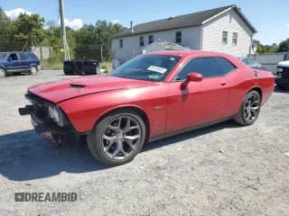 2015 Dodge Challenger R/T z VIN 2C3CDZAT9FH723546, wystawiony jako Copart lot #80538585 z przebiegiem Nie podano mil oraz Szkoda całkowita • Salvage title. Historia ofert i sprzedaży dostępna na DreamBid. Obrazek 1.