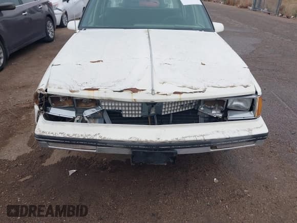 ✅ 1985 Oldsmobile 98 • VIN: 1G3CW6935F1319814 • Лот: 41753028. Опубликован ранее на IAAI с пробегом 247 168 миль. Бесплатный доступ к архиву аукционных продаж из США и подробный отчёт об истории автомобиля на DreamBid. Изображение 6.