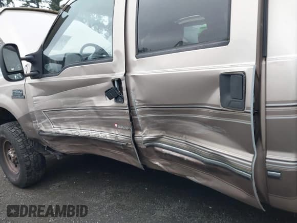 ✅ 1999 Ford F-350 XL • VIN: 1FTSW31F4XEC57817 • Lot: 41272762. Listed on IAAI with 96,842 mi. Free auction sales archive from the USA and detailed vehicle history report at DreamBid. Image 6.