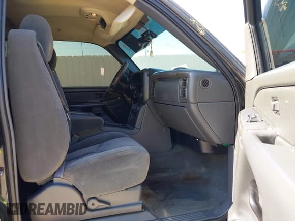 ✅ 2006 Chevrolet Silverado 1500 LT1 • VIN: 2GCEK13T561216161 • Лот: 41971967. Опубликован ранее на IAAI с пробегом 256 286 миль. Бесплатный доступ к архиву аукционных продаж из США и подробный отчёт об истории автомобиля на DreamBid. Изображение 5.