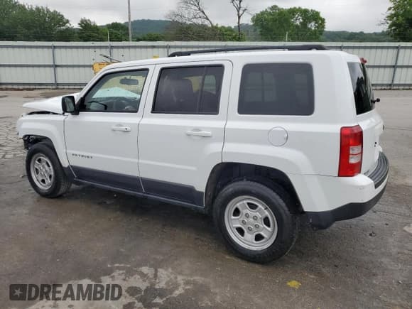 ✅ 2016 Jeep Patriot Sport SE • VIN: 1C4NJPBA5GD575571 • Lot: 58704865. Listed on Copart with 134,018 mi. Free auction sales archive from the USA and detailed vehicle history report at DreamBid. Image 2.