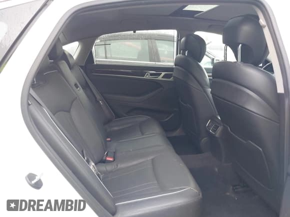 ✅ 2015 Hyundai Genesis 3.8L • VIN: KMHGN4JE0FU070175 • Lot: 41351882. Wystawiony na IAAI z przebiegiem 226 077 mil. Bezpłatny archiwum sprzedaży aukcyjnych z USA i szczegółowy raport historii pojazdu na DreamBid. Zdjęcie 8.