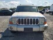 ✅ 2008 Jeep Commander Limited • VIN: 1J8HG582X8C212943 • Lot: 71317415. Wystawiony na Copart z przebiegiem 190 024 mil. Bezpłatny archiwum sprzedaży aukcyjnych z USA i szczegółowy raport historii pojazdu na DreamBid. Zdjęcie 5.