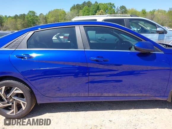 ✅ 2024 Hyundai Elantra SEL • VIN: KMHLS4DG4RU734664 • Lot: 41997942. Wystawiony na IAAI z przebiegiem 5 891 mil. Bezpłatny archiwum sprzedaży aukcyjnych z USA i szczegółowy raport historii pojazdu na DreamBid. Zdjęcie 13.
