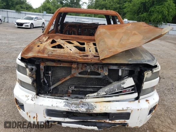 ✅ 2015 Chevrolet Silverado 2500HD LTZ • VIN: 1GC1KWE84FF619786 • Lot: 61729615. Wystawiony na Copart z przebiegiem Nie podano. Bezpłatny archiwum sprzedaży aukcyjnych z USA i szczegółowy raport historii pojazdu na DreamBid. Zdjęcie 11.