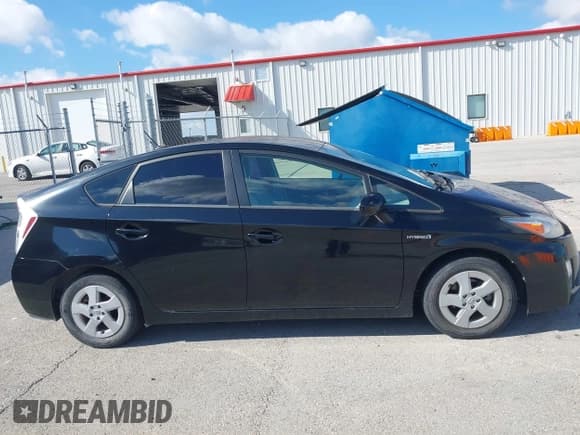 ✅ 2011 Toyota Prius III • VIN: JTDKN3DU3B5313428 • Лот: 43591678. Опубликован ранее на IAAI с пробегом 151 273 миль. Бесплатный доступ к архиву аукционных продаж из США и подробный отчёт об истории автомобиля на DreamBid. Изображение 13.