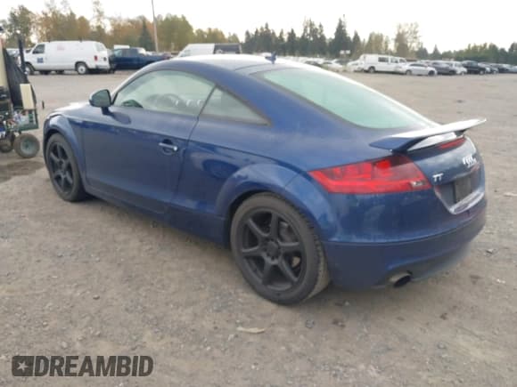✅ 2011 Audi TT Premium Plus • VIN: TRUBFAFKXB1012326 • Lot: 43497970. Wystawiony na IAAI z przebiegiem 72 714 mil. Bezpłatny archiwum sprzedaży aukcyjnych z USA i szczegółowy raport historii pojazdu na DreamBid. Zdjęcie 3.