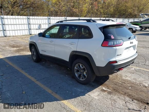 ✅ 2019 Jeep Cherokee Trailhawk Elite • VIN: 1C4PJMBN8KD142426 • Лот: 43564040. Опубликован ранее на IAAI с пробегом 157 220 миль. Бесплатный доступ к архиву аукционных продаж из США и подробный отчёт об истории автомобиля на DreamBid. Изображение 3.