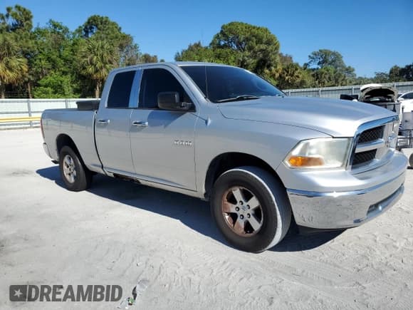 ✅ 2009 Dodge 1500 SLT • VIN: 1D3HV18PX9S784420 • Lot: 84179084. Wystawiony na Copart z przebiegiem 309 873 mil. Bezpłatny archiwum sprzedaży aukcyjnych z USA i szczegółowy raport historii pojazdu na DreamBid. Zdjęcie 4.