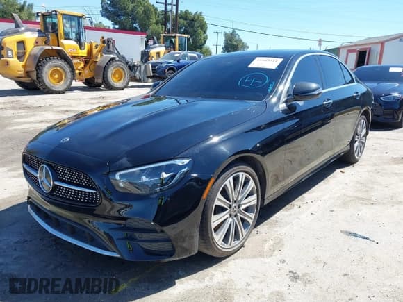 ✅ 2022 Mercedes-Benz E 350 • VIN: W1KZF8DB6NB026720 • Лот: 41603311. Опубликован ранее на IAAI с пробегом Не указан. Бесплатный доступ к архиву аукционных продаж из США и подробный отчёт об истории автомобиля на DreamBid. Изображение 2.