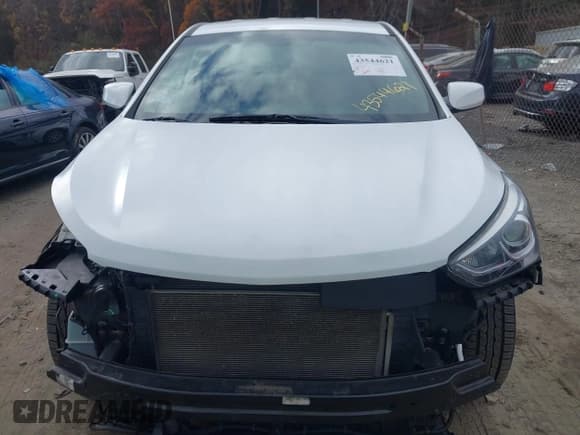 ✅ 2018 Hyundai Santa Fe 2.4L • VIN: 5NMZTDLB6JH075046 • Лот: 43544621. Опубликован ранее на IAAI с пробегом 142 421 миль. Бесплатный доступ к архиву аукционных продаж из США и подробный отчёт об истории автомобиля на DreamBid. Изображение 13.