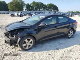 2013 Hyundai Elantra GLS z VIN KMHDH4AE0DU582591, wystawiony jako Copart lot #62272505 z przebiegiem 140 587 mil mil oraz Szkoda całkowita • Salvage title. Historia ofert i sprzedaży dostępna na DreamBid. Obrazek 1.