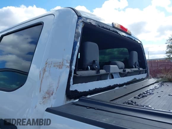 ✅ 2019 Ford F-250 XL • VIN: 1FT7W2BT0KED75750 • Лот: 43685820. Опубликован ранее на IAAI с пробегом 135 718 миль. Бесплатный доступ к архиву аукционных продаж из США и подробный отчёт об истории автомобиля на DreamBid. Изображение 6.