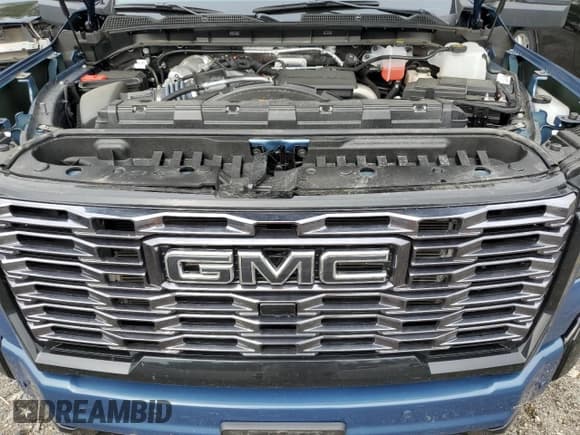 ✅ 2025 GMC Sierra 2500HD Denali Ultimate • VIN: 1GT4UXEY4SF174036 • Lot: 81957655. Wystawiony na Copart z przebiegiem 6 584 mil. Bezpłatny archiwum sprzedaży aukcyjnych z USA i szczegółowy raport historii pojazdu na DreamBid. Zdjęcie 11.
