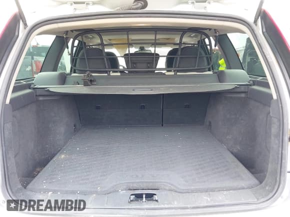 ✅ 2009 Volvo V50 R-Design • VIN: YV1MJ672292464766 • Lot: 42252914. Listed on IAAI with 169,615 mi. Free auction sales archive from the USA and detailed vehicle history report at DreamBid. Image 17.