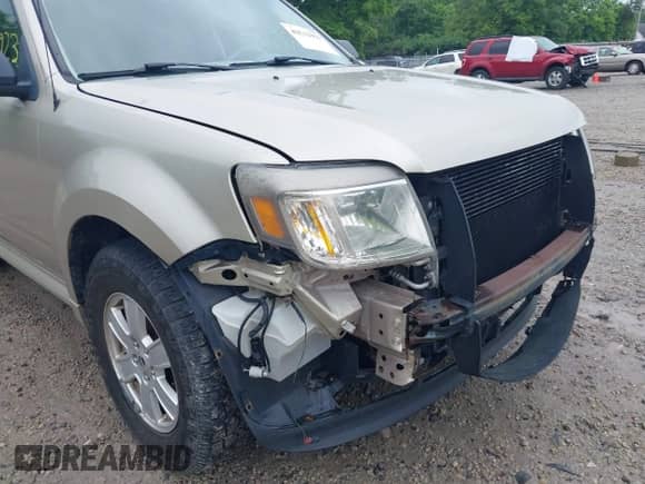 2010 Mercury Mariner z VIN 4M2CN8B73AKJ05123, wystawiony jako IAAI lot #42512923 z przebiegiem 240 736 mil mil oraz . Historia ofert i sprzedaży dostępna na DreamBid. Obrazek 6.