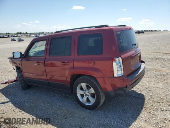 ✅ 2015 Jeep Patriot Latitude • VIN: 1C4NJPFB2FD240558 • Lot: 71106785. Wystawiony na Copart z przebiegiem Nie podano. Bezpłatny archiwum sprzedaży aukcyjnych z USA i szczegółowy raport historii pojazdu na DreamBid. Zdjęcie 2.
