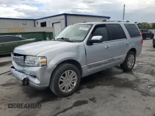 ✅ 2011 Lincoln Navigator • VIN: 5LMJJ2H58BEJ08958 • Lot: 62074515. Wystawiony na Copart z przebiegiem 151 459 mil. Bezpłatny archiwum sprzedaży aukcyjnych z USA i szczegółowy raport historii pojazdu na DreamBid. Zdjęcie 1.