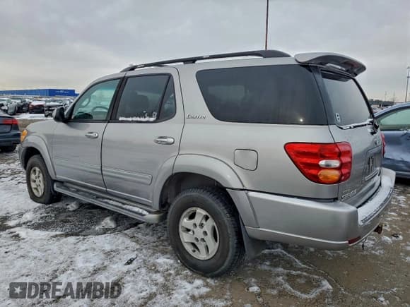 ✅ 2001 Toyota Sequoia Limited • VIN: 5TDBT48A51S032493 • Lot: 94341655. Listed on Copart with 240,596 mi. Free auction sales archive from the USA and detailed vehicle history report at DreamBid. Image 2.