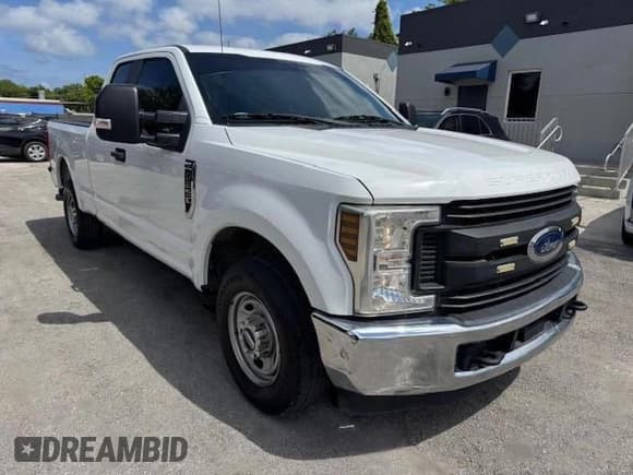 ✅ 2019 Ford F-250 XL • VIN: 1FT7X2A60KEC91808 • Lot: 90270695. Wystawiony na Copart z przebiegiem 101 633 mil. Bezpłatny archiwum sprzedaży aukcyjnych z USA i szczegółowy raport historii pojazdu na DreamBid. Zdjęcie 4.